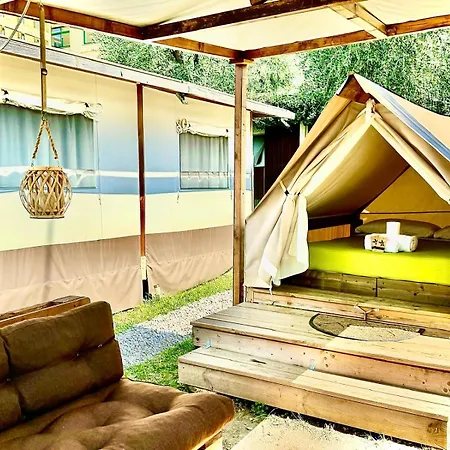 Monja Village Κάμπινγκ