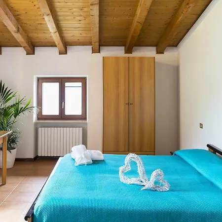 营地 Monja Village