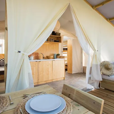 אתר קמפינג Monja Village *