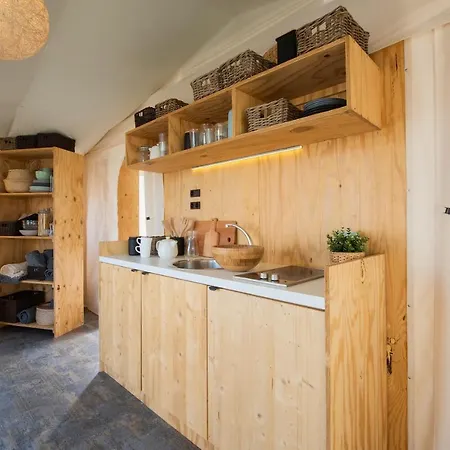 אתר קמפינג Monja Village ברנצונה סול גארדה