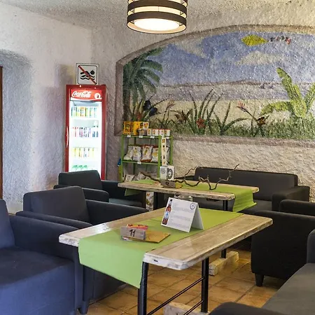 אתר קמפינג Monja Village ברנצונה סול גארדה