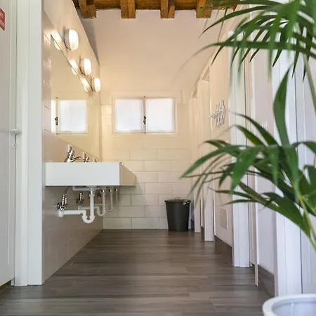 אתר קמפינג Monja Village ברנצונה סול גארדה