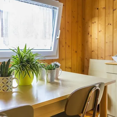 אתר קמפינג Monja Village ברנצונה סול גארדה